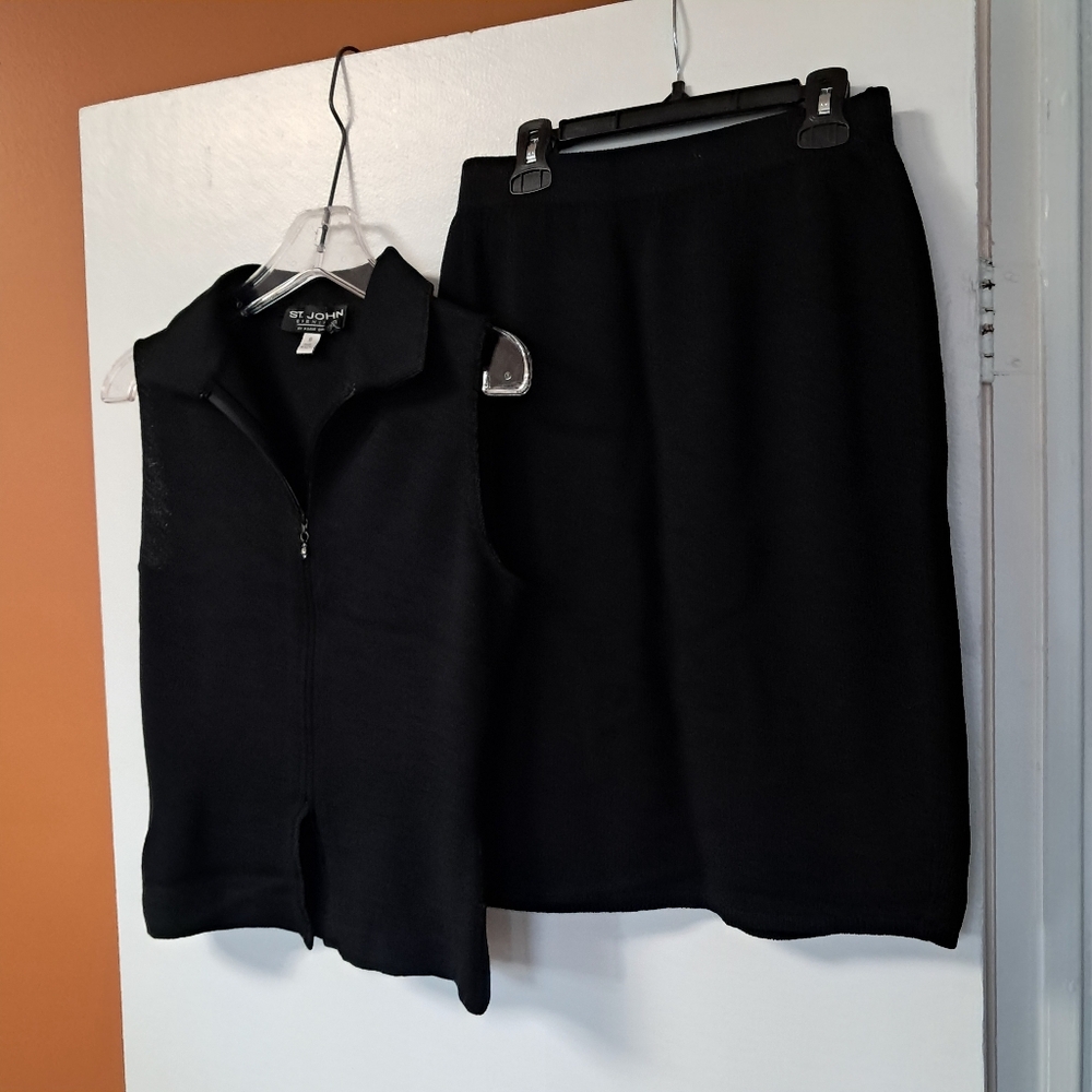 St. Johns Black Skirt & Collared Sleeveless Top